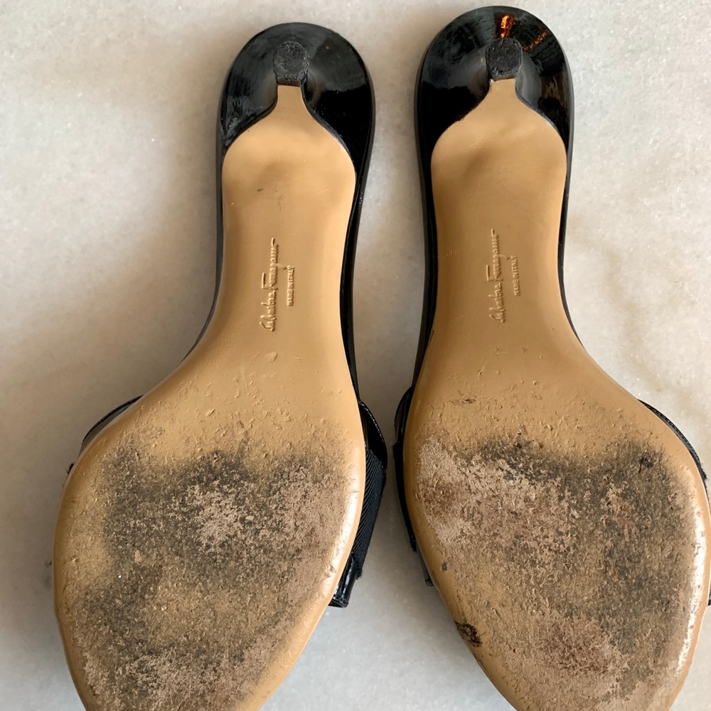 Ferragamo Black Patent Leather Vara Kitten Heels 8 - Picture 6 of 7